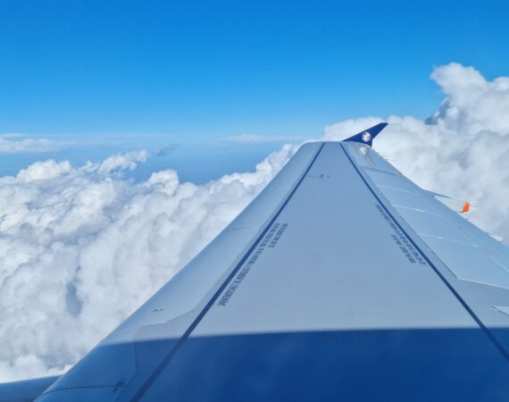 Como superar o medo de voar e aproveitar suas viagens